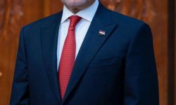 وزير الصحة يوقع عقداً لإنشاء مستشفى 100 سرير في المثنى